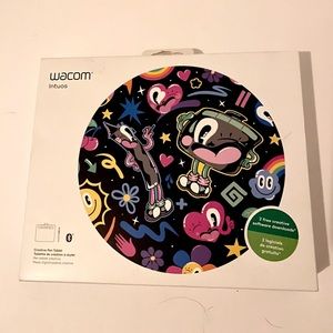 MEDIUM Pistachio Wacom Intuos with Bluetooth